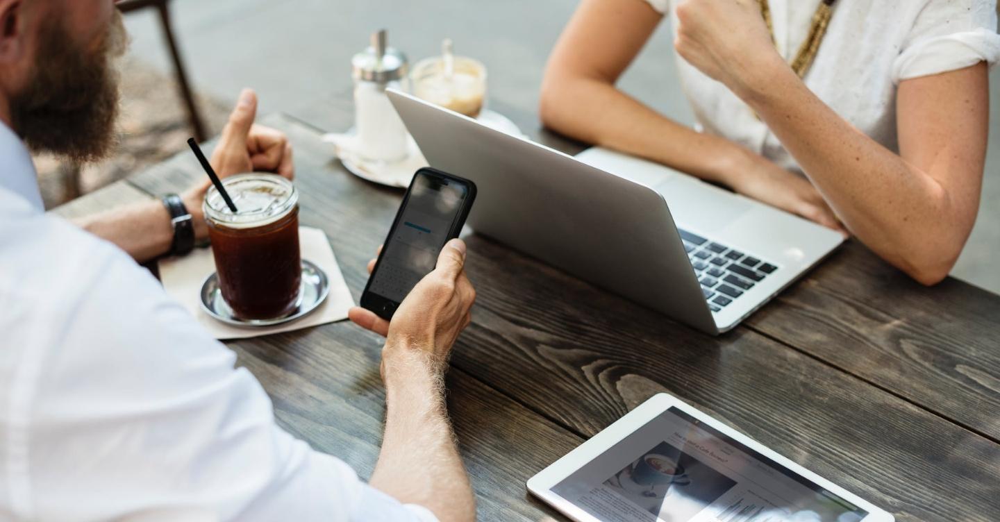 Featured image: 4 common reasons why customers churn & how to solve the turnover problem