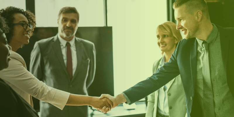 Featured image: How to calculate customer retention rate (and improve yours)