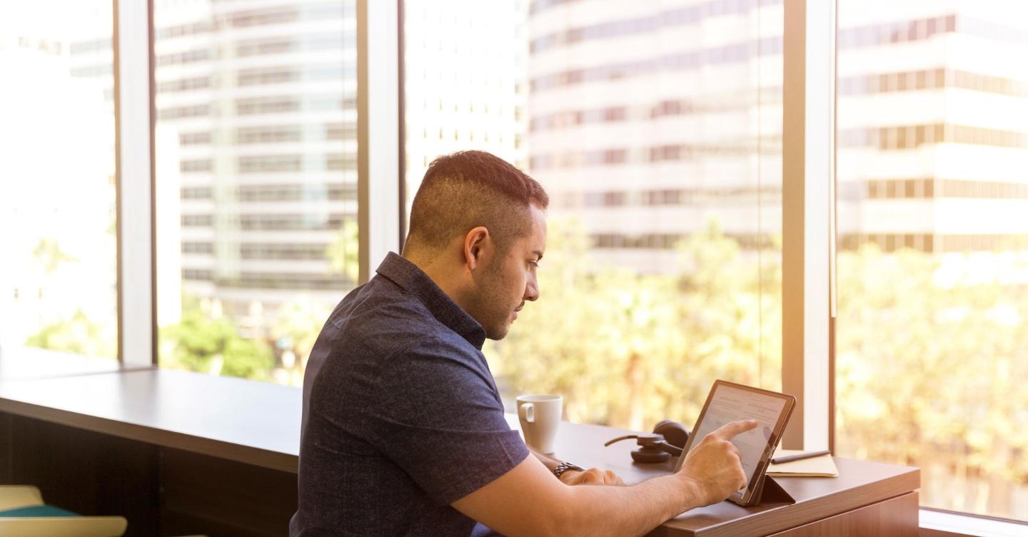 Featured image: 3 Data-driven Sales Forecasting Techniques (Using Just Your CRM)
