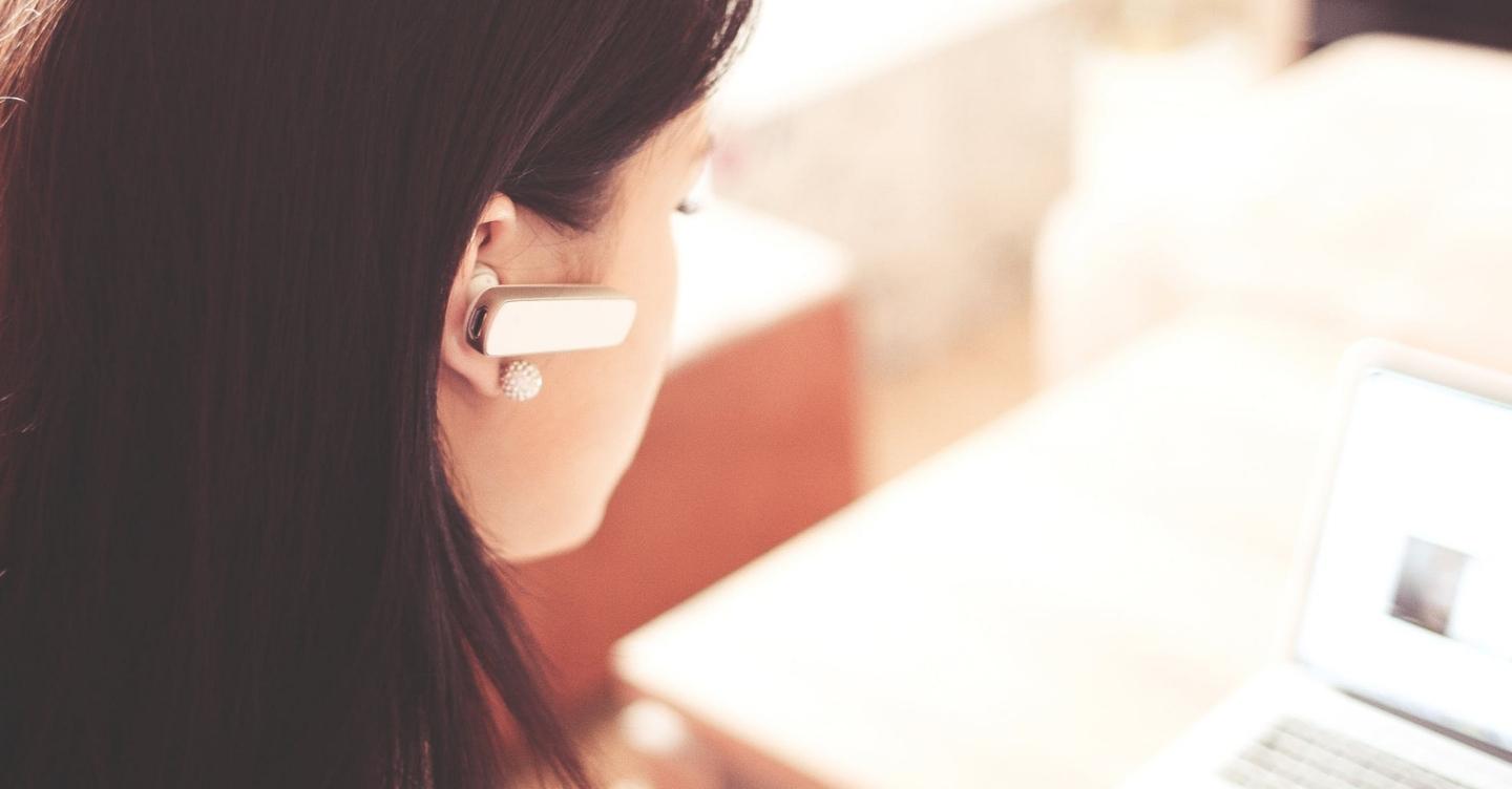 Featured image: The best bluetooth headsets for salespeople in 2019