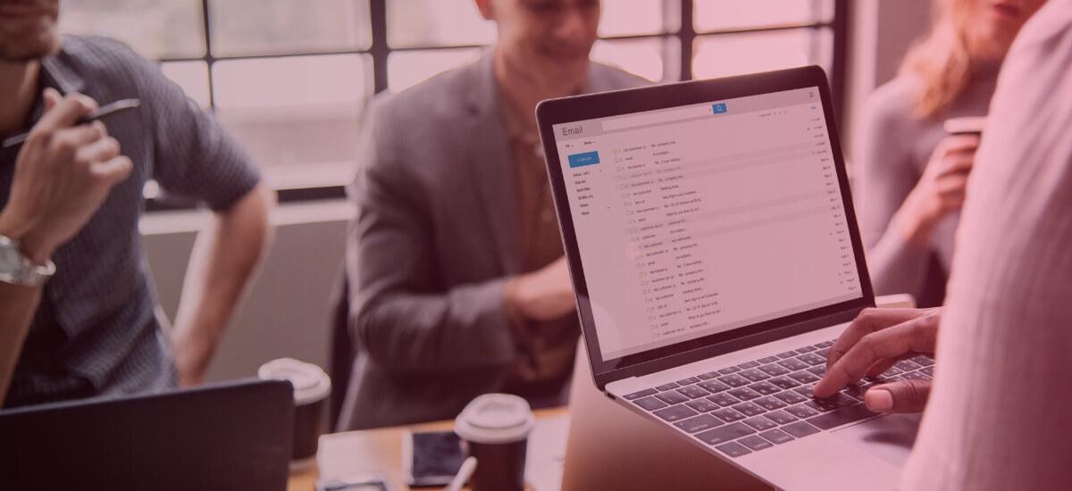 Featured image: 6 prospecting email templates for you to swipe from right now