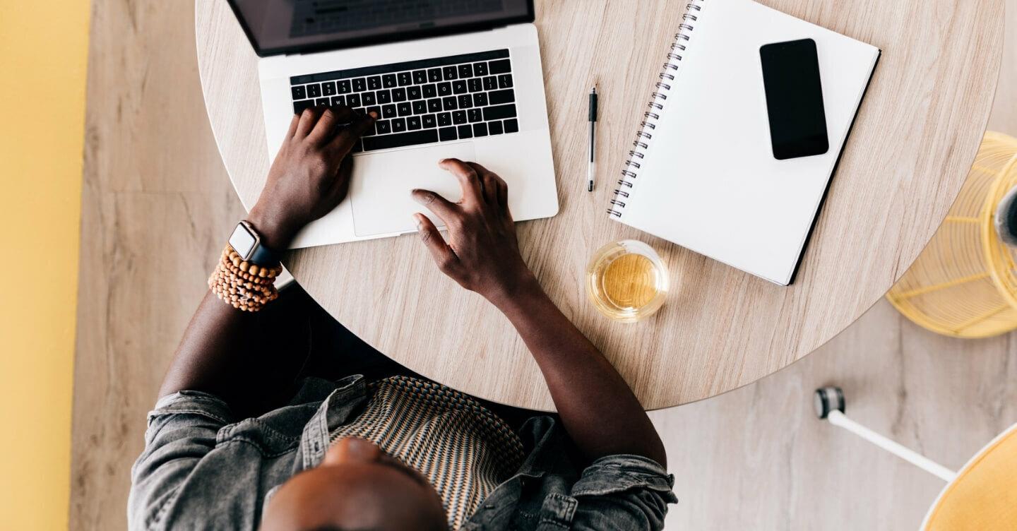 Featured image: The Complete Guide to SaaS Sales