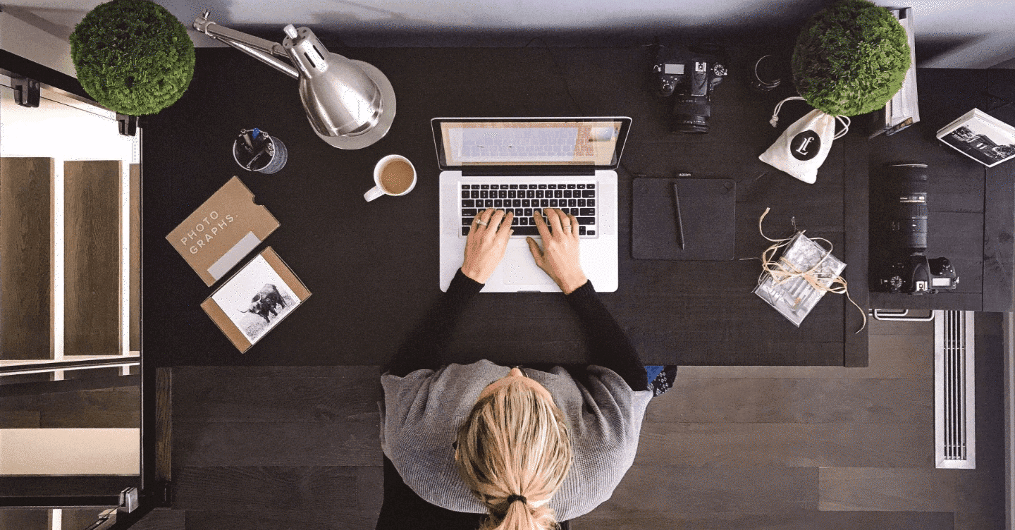 Featured image: 7 Tips for writing signature-grabbing sales proposals